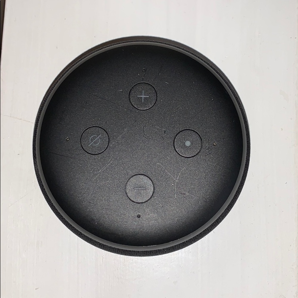 Amazon echo dot w/ Alexa